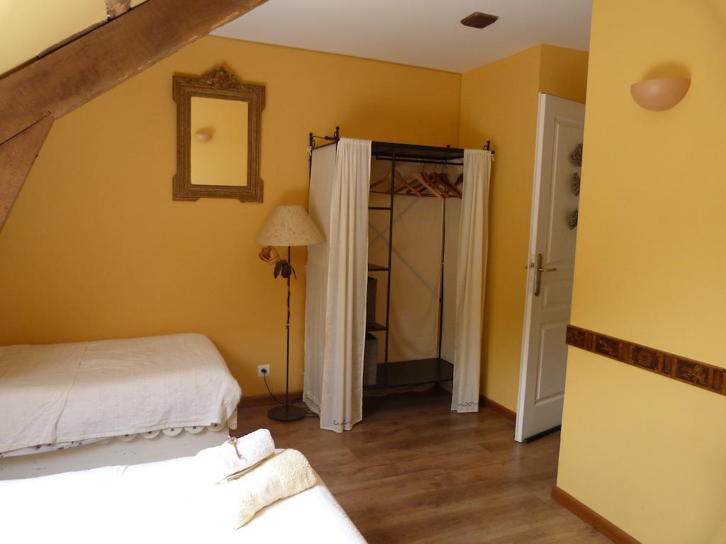 Maison D'Hotes Les 3 Baudets Issor 객실 사진