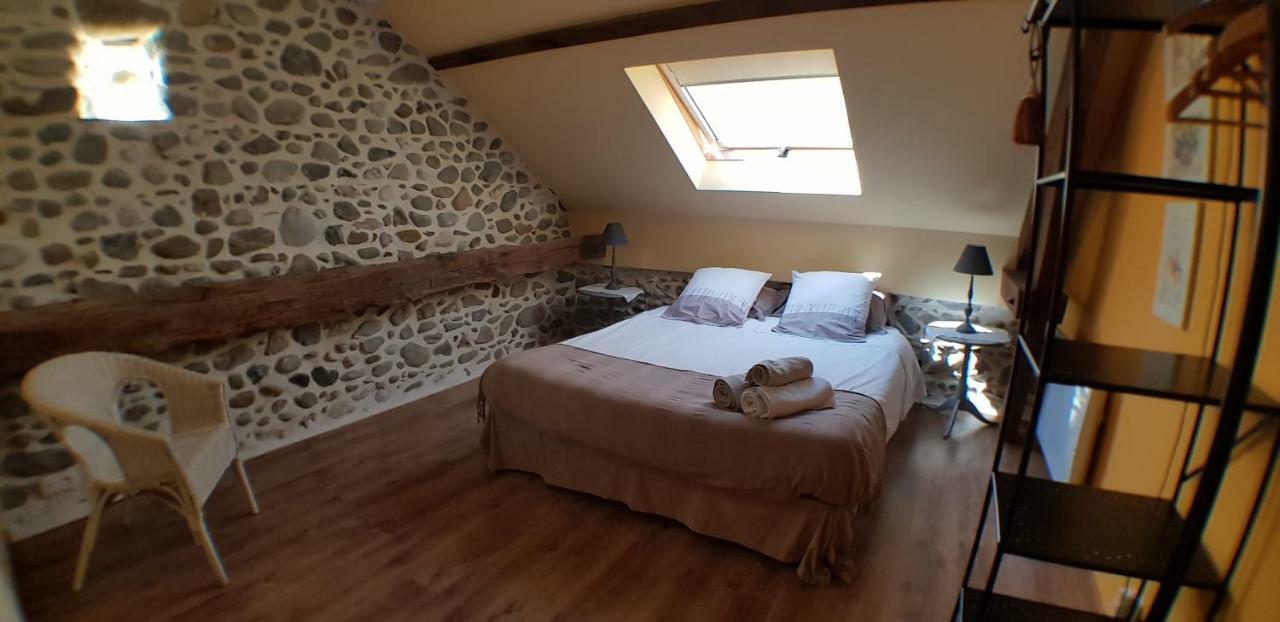 Maison D'Hotes Les 3 Baudets Issor 외부 사진